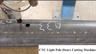 Máquina de corte automática de portas de poste, máquina de corte de porta de poste de luz CNC