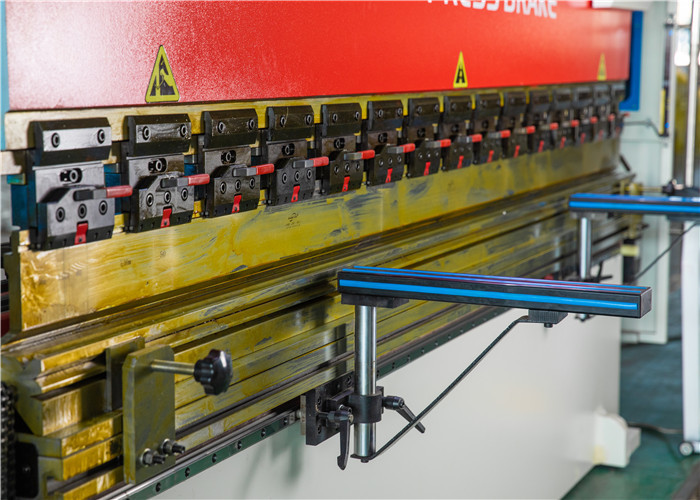 200 Ton CNC Hydraulic Press Brake Machine For Stainless Steel